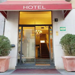 Hotel Boston, Milan
